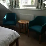 Bowen House 4*