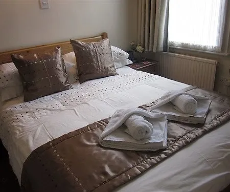 Guest house Bowen House