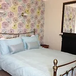 Гостевой дом Bowen House 4*