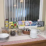 Bowen House Гостевой дом 4*