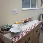 Bowen House Гостевой дом