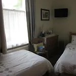 Bowen House 4*