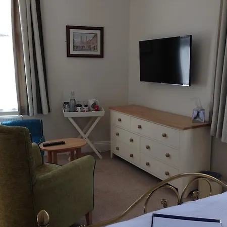 Guest house Bowen House