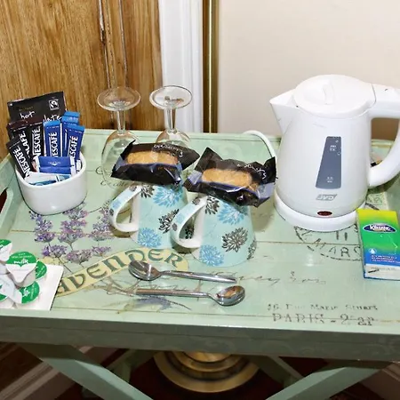 Guest house Bowen House