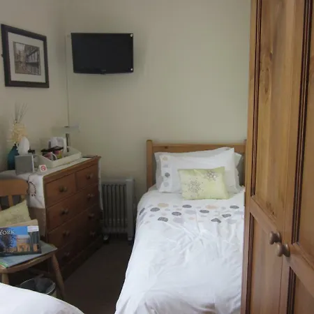 Guest house Bowen House 4*